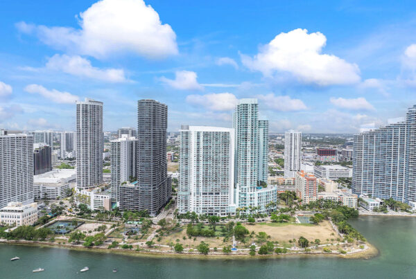1900 N Bayshore